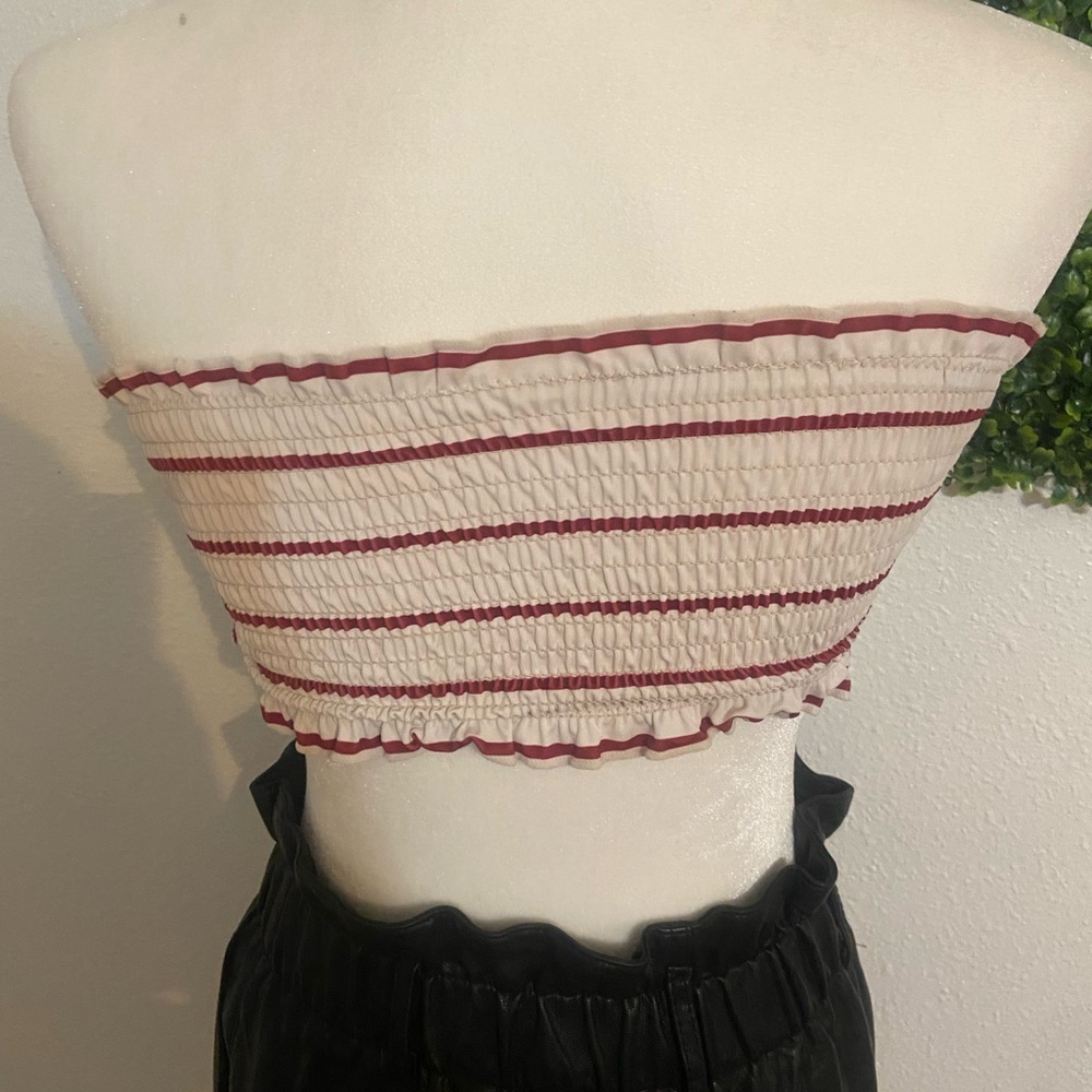 Striped crop - Picture 2 of 2